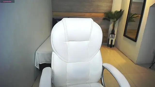 liseth fox online show from 02-25-25, 08:11