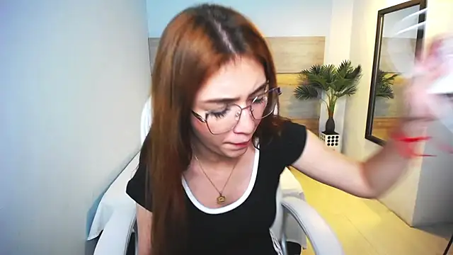 liseth fox online show from 02-04-25, 01:23