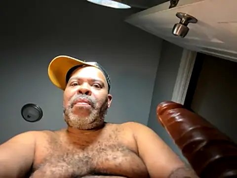 ChiRaqb8 online show from 10-24-25, 01:37