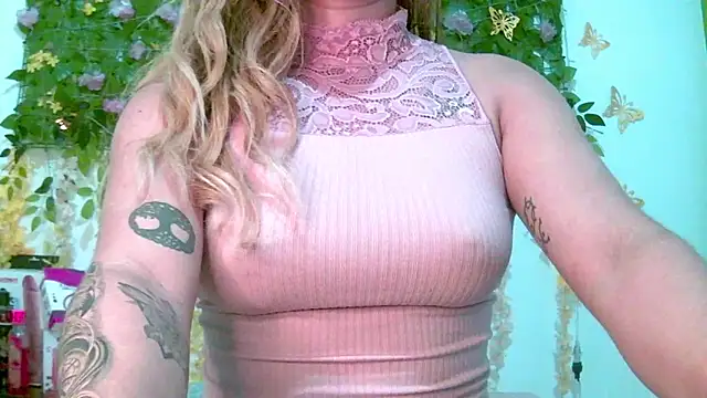 Crysrus online show from 04-11-26, 02:08