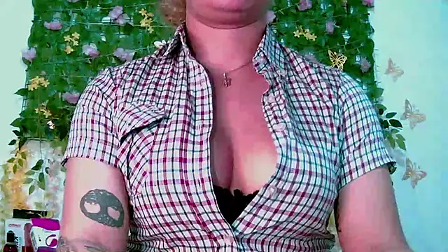 Crysrus online show from 03-04-26, 01:46