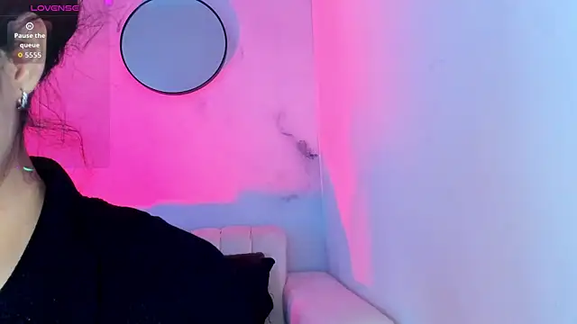 lara madisson online show from 11-13-25, 06:39