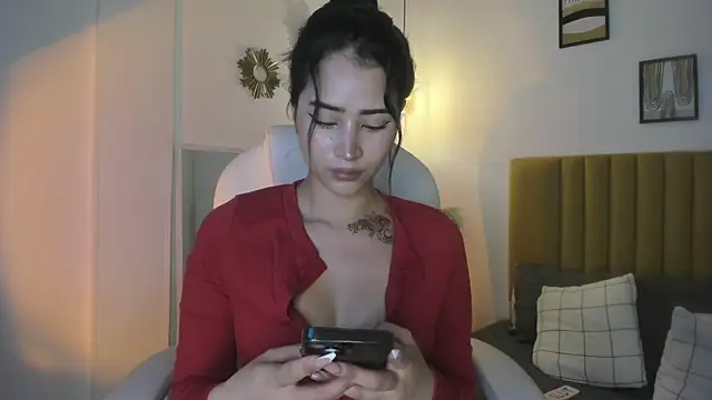 Snapshot of lara_madisson chatting on 04-29-26, 08:18 lara madisson online show from 04-29-26, 08:18