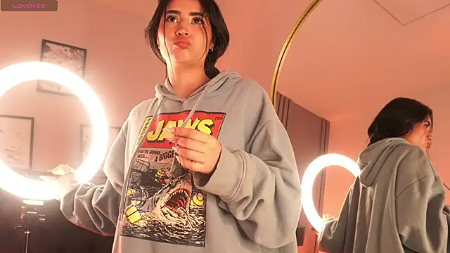 lara madisson online show from 11-15-25, 06:28