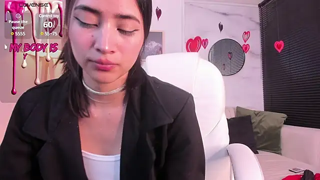 lara madisson online show from 02-11-25, 12:17