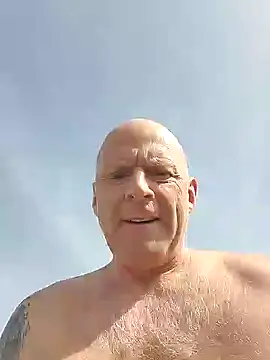 Snapshot of Alwaysreadysex69 chatting on 03-21-25, 01:23 Alwaysreadysex69 online show from 03-21-25, 01:23