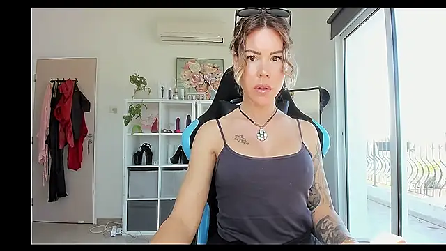 Lara Bergmann online show from 02-24-26, 10:38