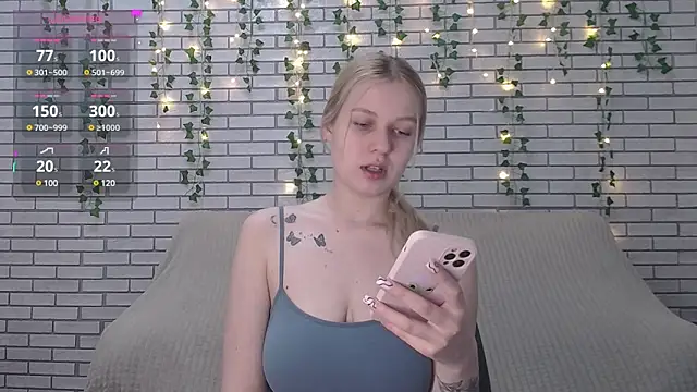 Snapshot of EmiliaDuchess chatting on 02-27-25, 06:13 EmiliaDuchess online show from 02-27-25, 06:13