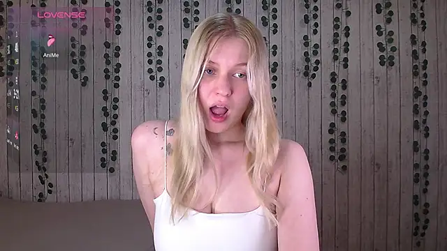 EmiliaDuchess online show from 12-20-25, 12:19