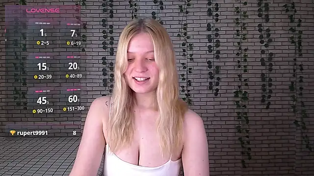 Snapshot of EmiliaDuchess chatting on 10-13-25, 09:55 EmiliaDuchess online show from 10-13-25, 09:55