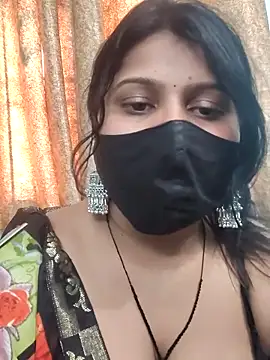Snapshot of Hotty-simran chatting on 10-20-25, 06:04 Hotty-simran online show from 10-20-25, 06:04