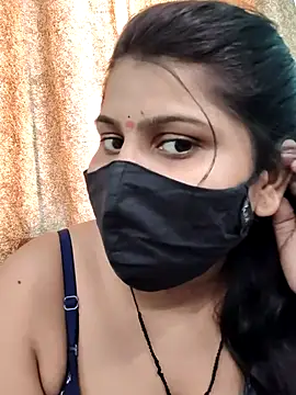 Snapshot of Hotty-simran chatting on 10-04-25, 04:36 Hotty-simran online show from 10-04-25, 04:36