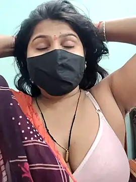 Snapshot of Hotty-simran chatting on 10-02-25, 04:38 Hotty-simran online show from 10-02-25, 04:38