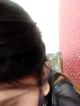 Snapshot of Hotty-simran chatting on 03-11-25, 07:35 Hotty-simran online show from 03-11-25, 07:35