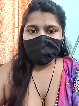 Snapshot of Hotty-simran chatting on 09-13-25, 04:45 Hotty-simran online show from 09-13-25, 04:45