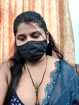 Snapshot of Hotty-simran chatting on 09-11-25, 04:23 Hotty-simran online show from 09-11-25, 04:23