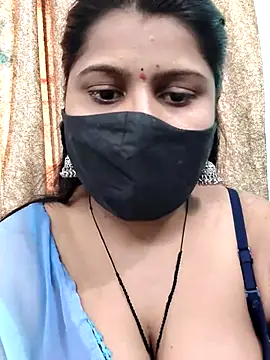 Snapshot of Hotty-simran chatting on 10-15-25, 04:44 Hotty-simran online show from 10-15-25, 04:44