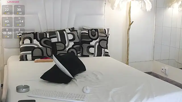 LizySoul online show from 04-14-26, 04:01