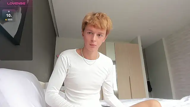 agelandreww online show from 07-28-26, 06:21