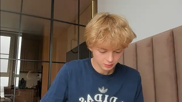 agelandreww online show from 04-18-26, 11:23