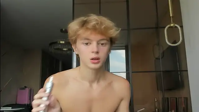 agelandreww online show from 06-18-26, 10:42