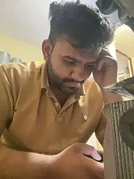 Snapshot of hairyboy69 chatting on 02-24-25, 08:06 hairyboy69 online show from 02-24-25, 08:06