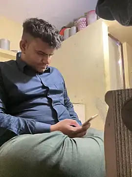 Snapshot of hairyboy69 chatting on 02-10-25, 10:40 hairyboy69 online show from 02-10-25, 10:40