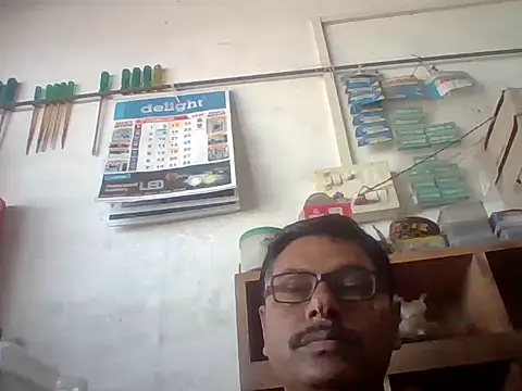 Snapshot of Srmotrs chatting on 04-19-26, 06:14 Srmotrs online show from 04-19-26, 06:14