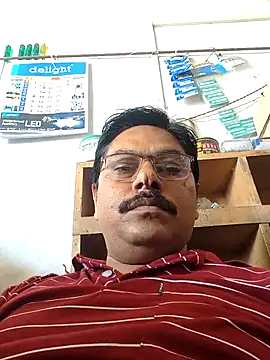 Snapshot of Srmotrs chatting on 05-08-26, 05:33 Srmotrs online show from 05-08-26, 05:33