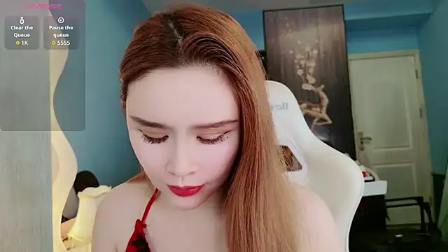 HU131452 online show from 06-23-26, 09:57