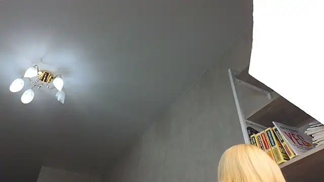 Marietta Castro online show from 10-31-25, 01:52