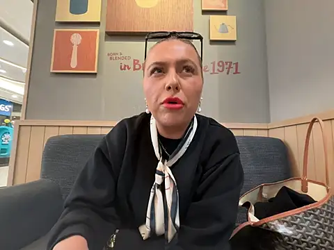 Arabellalee23 online show from 01-13-26, 04:44