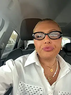 Arabellalee23 online show from 10-04-25, 01:23