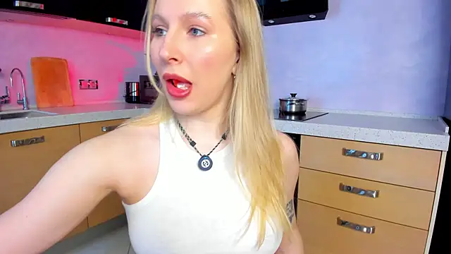 AnnLevine online show from 04-11-26, 01:15