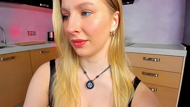 Snapshot of AnnLevine chatting on 04-30-26, 01:18 AnnLevine online show from 04-30-26, 01:18