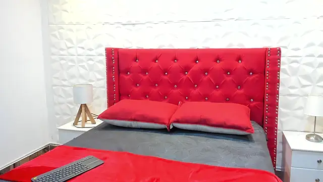 Aria Buitrago online show from 03-07-25, 02:34