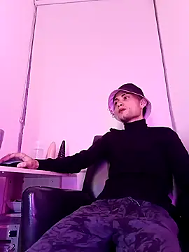 Snapshot of yoerthotx chatting on 02-14-25, 01:56 yoerthotx online show from 02-14-25, 01:56