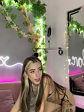 YouliteSllut2 online show from 03-05-25, 06:01