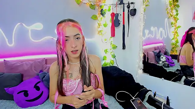 YouliteSllut2 online show from 01-10-25, 12:17