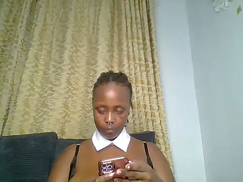Snapshot of Miss_Amani chatting on 10-02-25, 01:20 Miss Amani online show from 10-02-25, 01:20