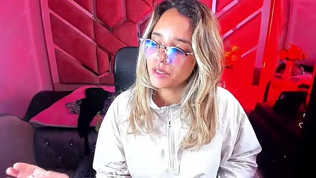 Olivia Fox69 online show from 09-24-25, 03:35