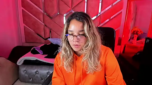 Olivia Fox69 online show from 09-28-25, 03:57