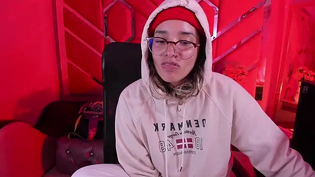 Snapshot of Olivia_Fox69 chatting on 02-16-26, 03:05 Olivia Fox69 online show from 02-16-26, 03:05