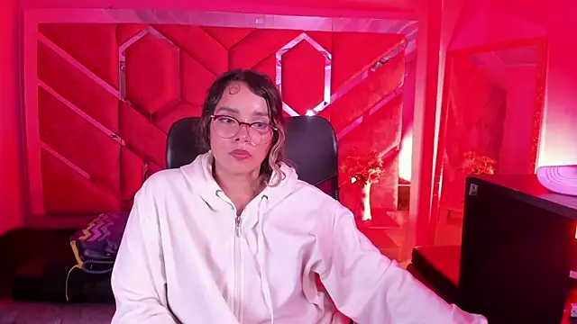 Snapshot of Olivia_Fox69 chatting on 03-02-26, 02:34 Olivia Fox69 online show from 03-02-26, 02:34