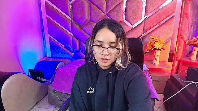 Olivia Fox69 online show from 12-16-25, 03:55