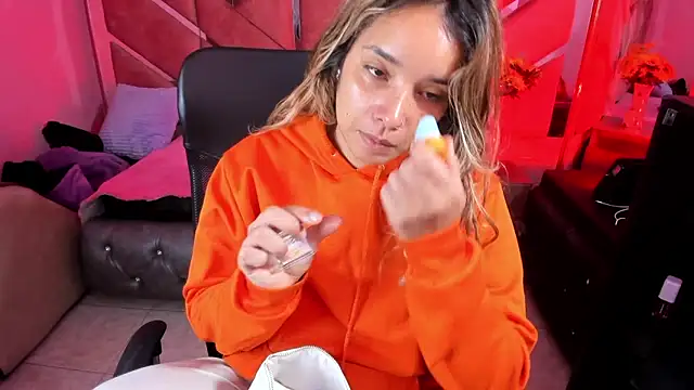 Olivia Fox69 online show from 09-30-25, 03:34