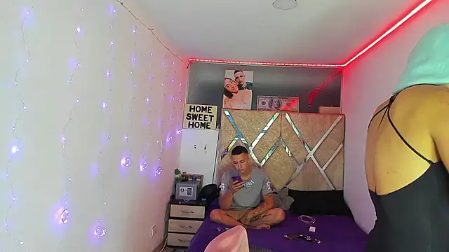 parejacaliente20154 online show from 02-05-26, 11:06