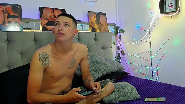 parejacaliente20154 online show from 09-10-25, 11:31