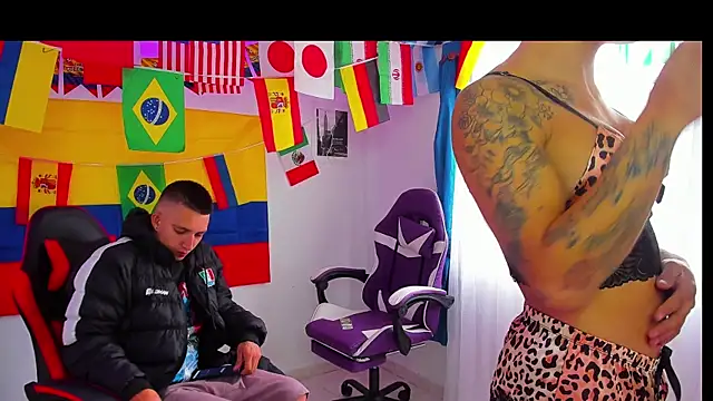 parejacaliente20154 online show from 07-08-26, 11:33