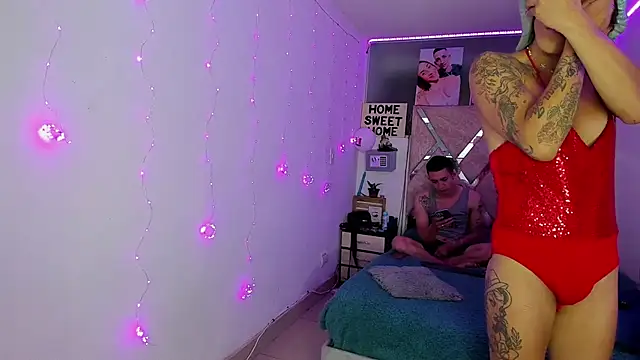 parejacaliente20154 online show from 02-24-26, 11:11